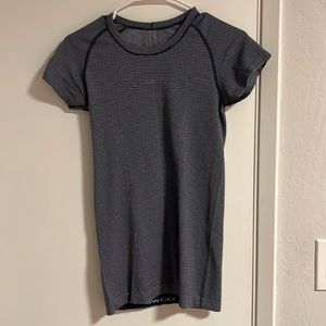 Lululemon run swiftly top